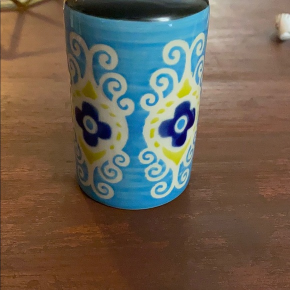 Geometric Salt Shaker - Picture 4 of 5